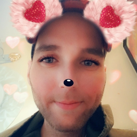 Profile Picture of Eric Mckay (@emckay1984) on Poshmark