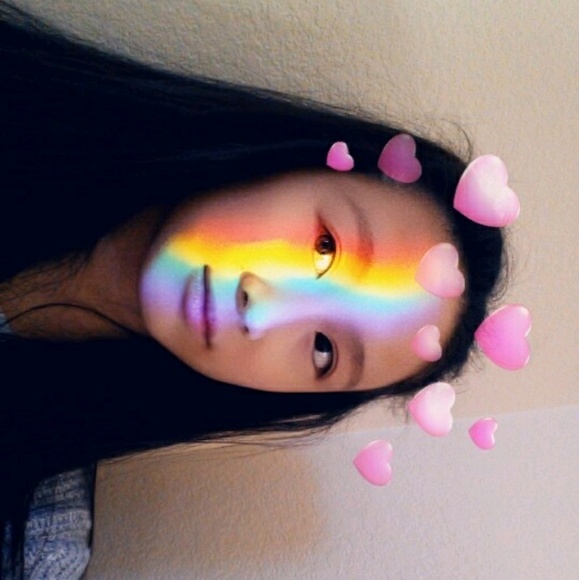 Profile Picture of Claire Liu (@clairesnation) on Poshmark