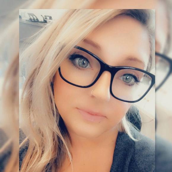 Profile Picture of Sunny Taylor (@sunnyjo87) on Poshmark