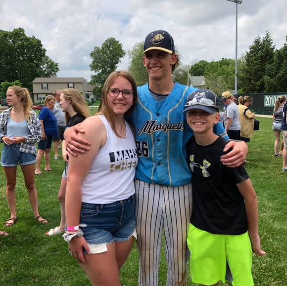 Melissa Kennedy reynolds - Poshmark Profile Picture of Melissa Kennedy reynolds (@melissareynolds) on Poshmark