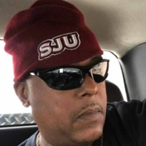 Profile Picture of Al Mason (@al_mason) on Poshmark