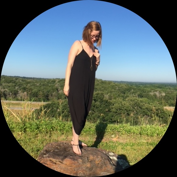 Profile Picture of Renee Pool (@reneepool434) on Poshmark