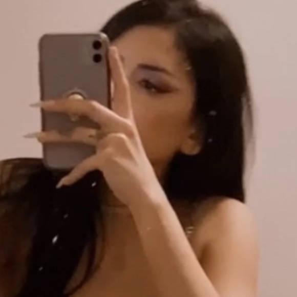 Profile Picture of Laura Menendez (@redcherrypie) on Poshmark