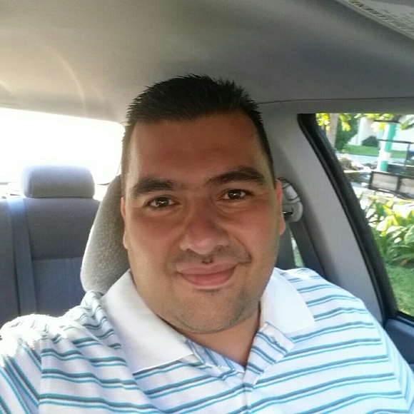 Profile Picture of Juan Gallego (@juangmog12) on Poshmark