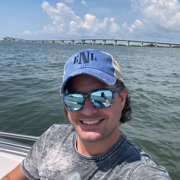 Profile Picture of Eric Nussey (@enussey) on Poshmark