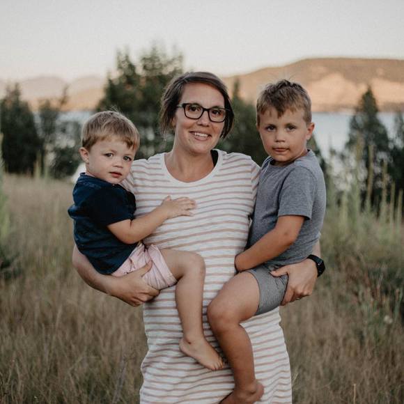 Profile Picture of Alexis Pettitt (@alexispettitt) on Poshmark