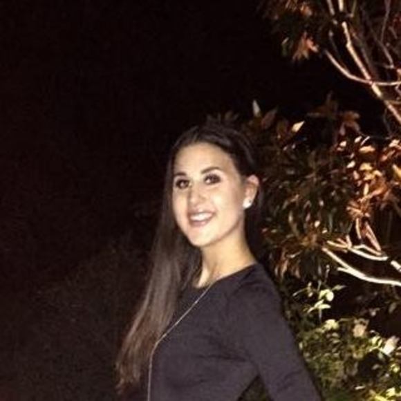 Profile Picture of Taylor Barnella (@trbarnella16) on Poshmark