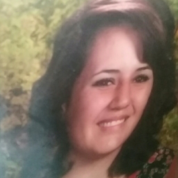 Profile Picture of Brenda Singleterry (@reybren) on Poshmark