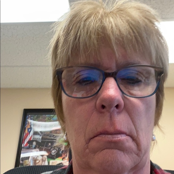 Profile Picture of Roxanne Pageau (@rpageau) on Poshmark