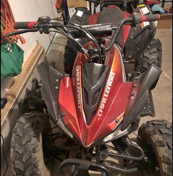 Profile Picture of Michael Pichardo (@exotico809) on Poshmark