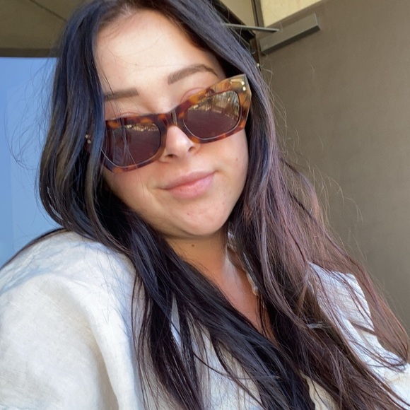 Profile Picture of Zahra Pasmans (@zahrapasmans) on Poshmark