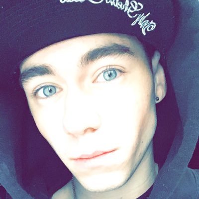 Profile Picture of Marshall Bowman (@SkinnyGBC) on Twitter