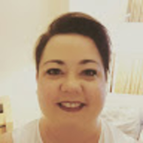 Profile Picture of April Solms (@aprilsolms40) on Poshmark