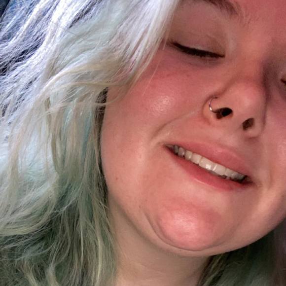 Profile Picture of Julia Harkins (@jharks2303) on Poshmark