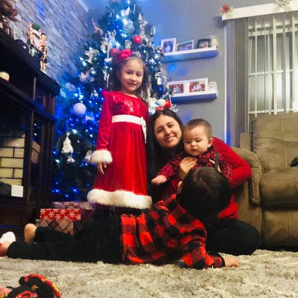 Profile Picture of Tatica Conza (@tatikaconza) on Poshmark