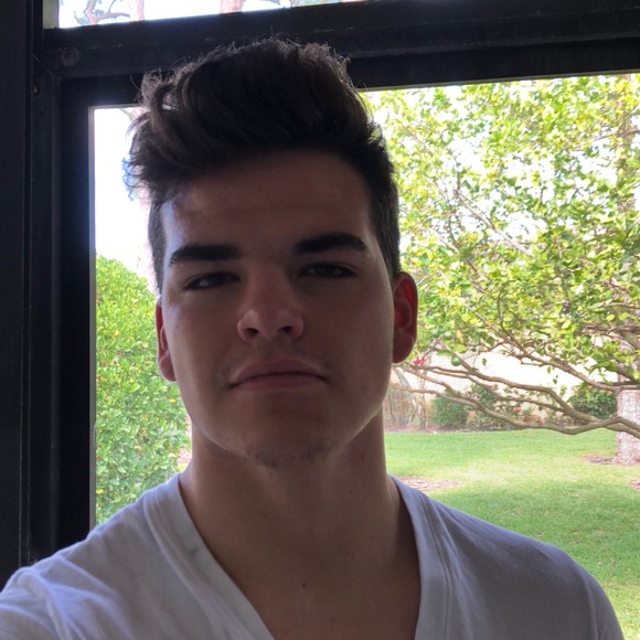 Profile Picture of Kevin Staiger (@snackpaxx) on Poshmark