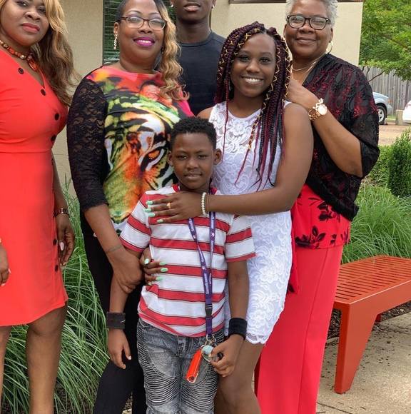 Profile Picture of Devorlyn Matthews (@joycmatthews) on Poshmark