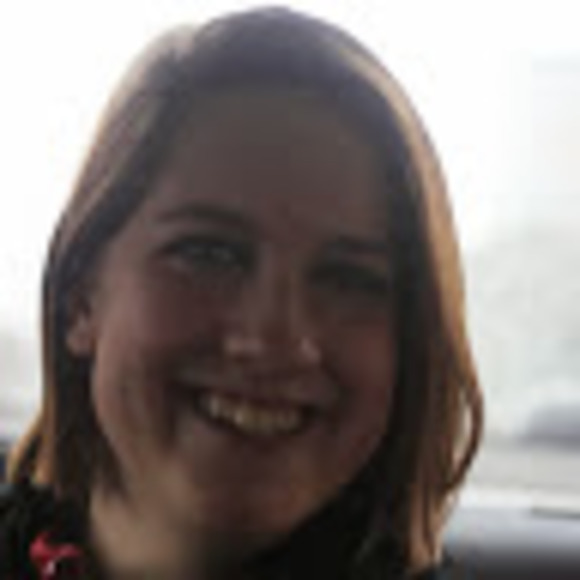 Profile Picture of Jennifer Harrott (@jenniferharrott) on Poshmark