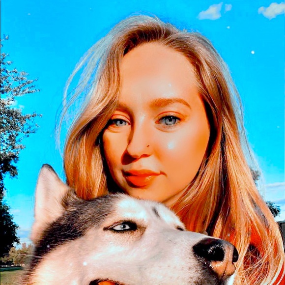 Profile Picture of Elise Patterson (@elisedeer08) on Poshmark