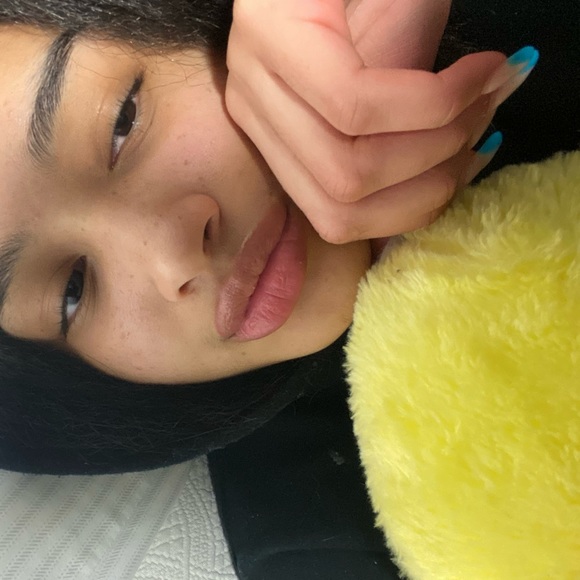 Profile Picture of Loralvy Rosario (@loralvy) on Poshmark