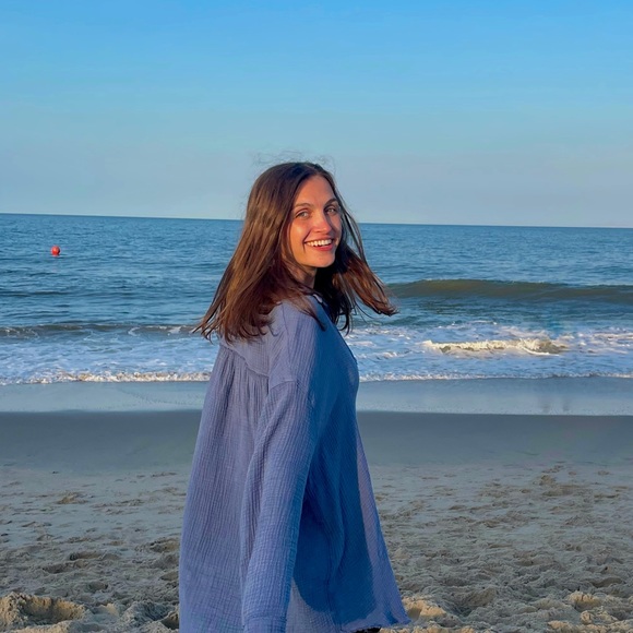 Profile Picture of Dana Schwalbe (@danaschwalbe) on Poshmark