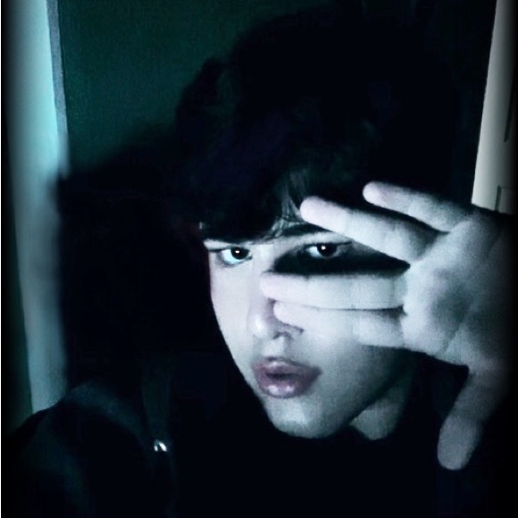 Profile Picture of Julian Vazquez (@lustinporcelain) on Poshmark