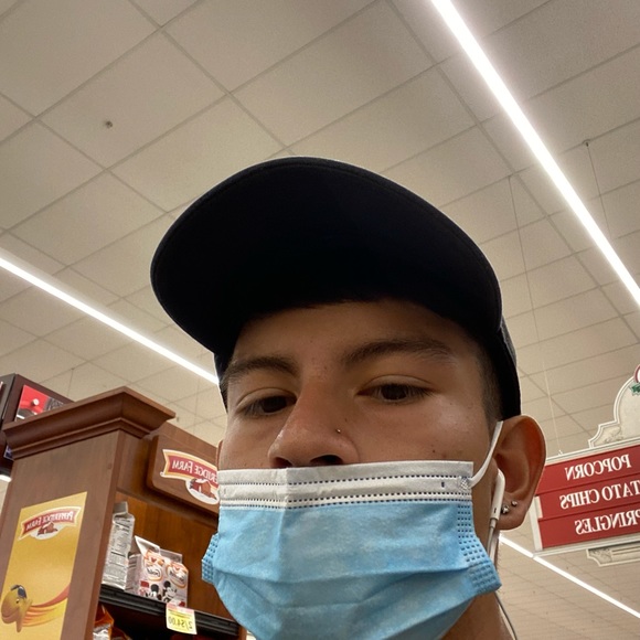 Profile Picture of Alex Rèstô (@aresto1218) on Poshmark