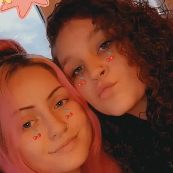 Profile Picture of Liza Bosler (@lizaboz) on Poshmark