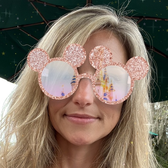 Profile Picture of Brooke Hires (@brookehires) on Poshmark