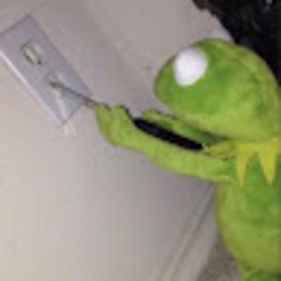 Profile Picture of Haley Glover (@haleyglover985) on Poshmark