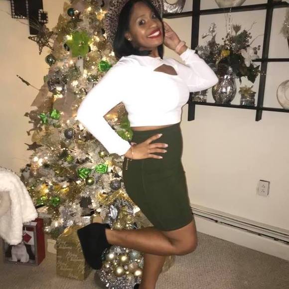 Profile Picture of Luisa Vellon (@tartara) on Poshmark