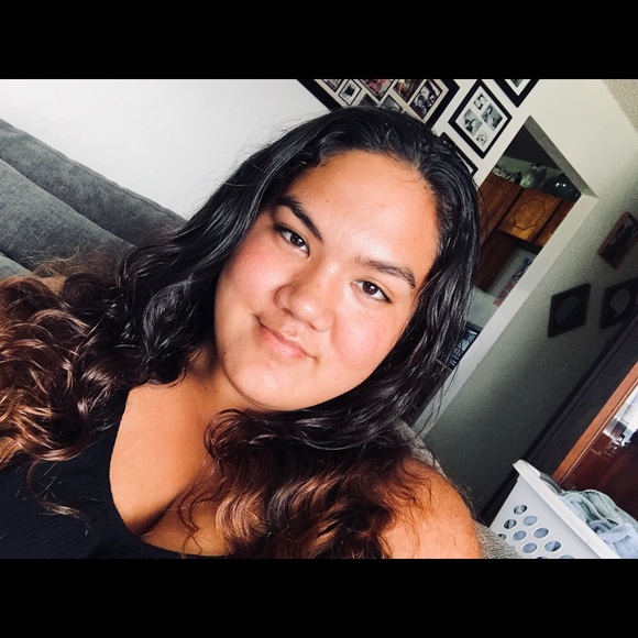 Profile Picture of Kennah Bunao (@kennahbunao) on Poshmark