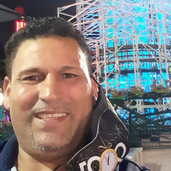 Profile Picture of Eddie Rios (@eddierios79) on Poshmark