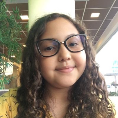 Profile Picture of Julia Corrales (@JuliaCorrales12) on Twitter