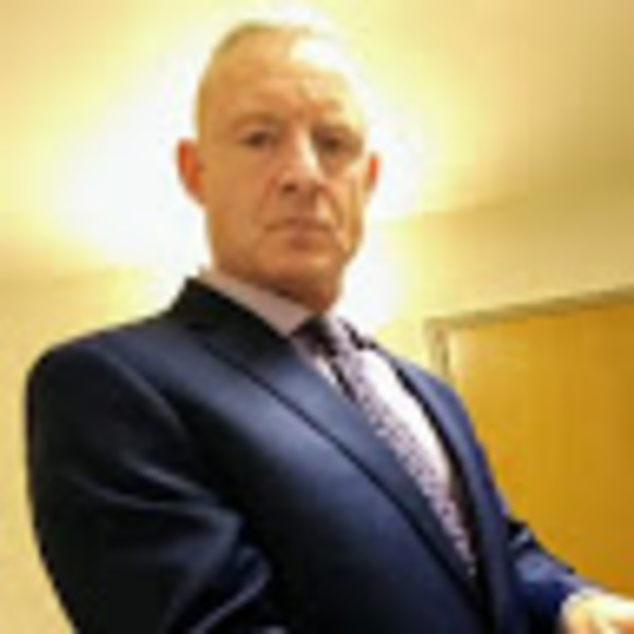 Profile Picture of Eric Eberhart (@eberhart1967) on Poshmark