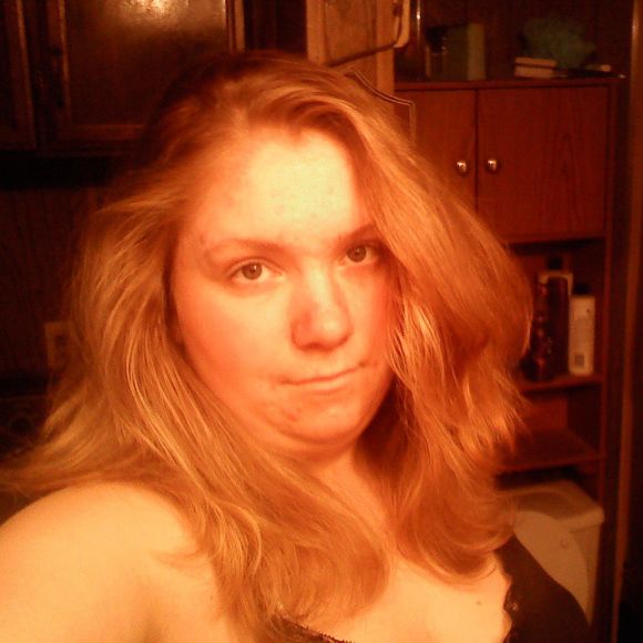 Kristen Harryman - Poshmark Profile Picture of Kristen Harryman (@kf7ola) on Poshmark