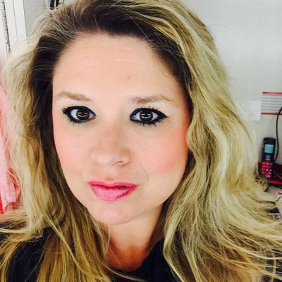 Profile Picture of Angela Powers (@angelapowers77) on Twitter