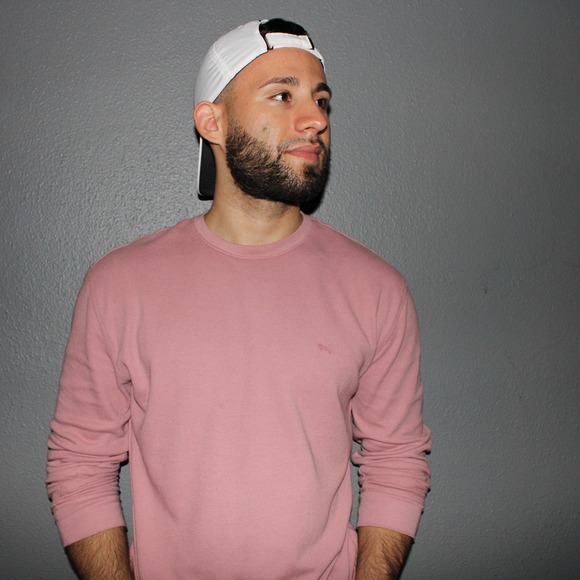 Profile Picture of Felix Diaz (@felix_diaz) on Poshmark