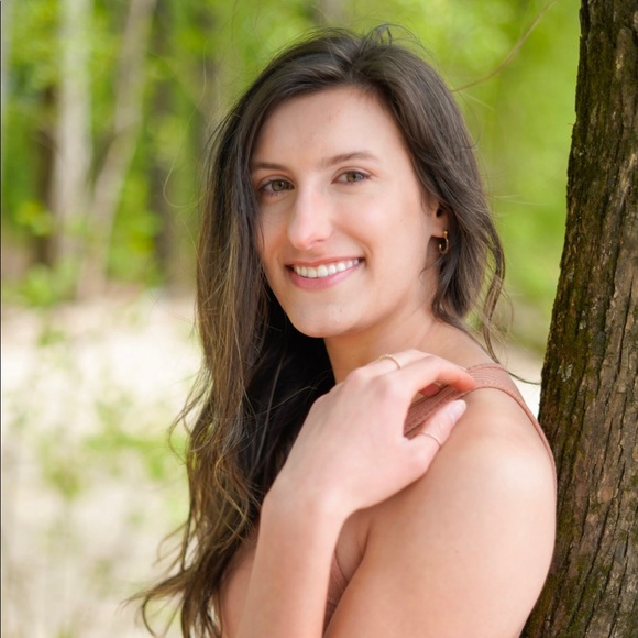 Profile Picture of Kara Keenan (@karasavannahk) on Poshmark