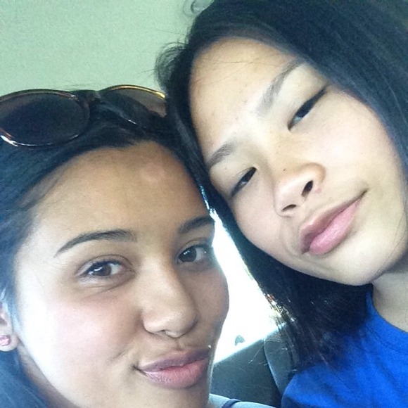 Profile Picture of Nguyet Tran (@nguyettrann) on Poshmark