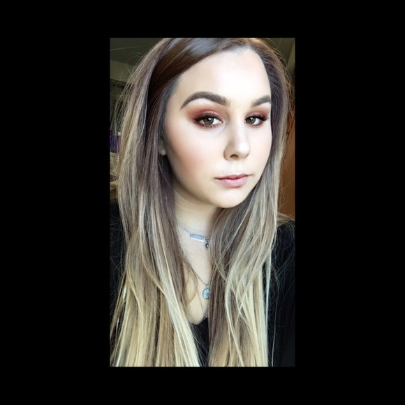 Profile Picture of Sarah Wyatt (@sarah_wyatt22) on Poshmark