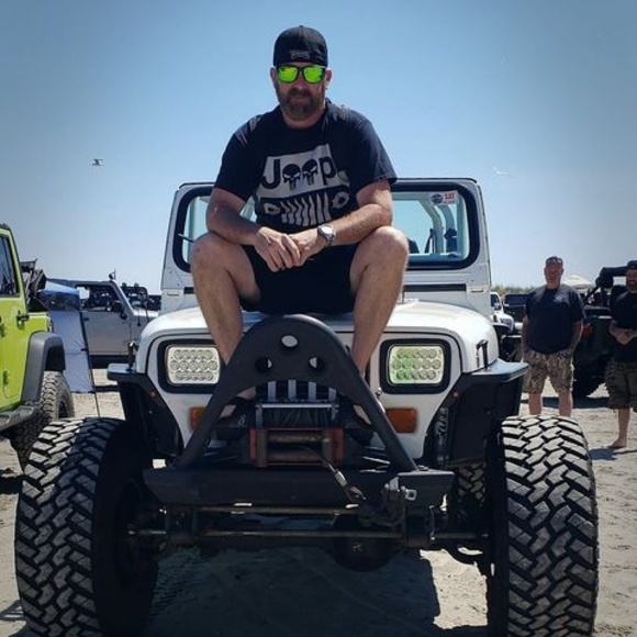 Profile Picture of Brett Hatch (@bretthatch) on Poshmark