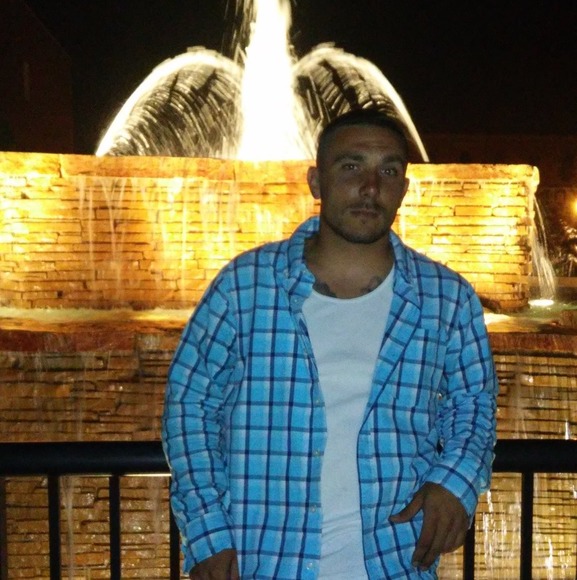 Profile Picture of Brandon Strange (@bstrange87) on Poshmark