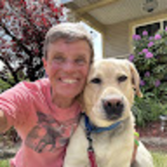 Anne Emaus - Poshmark Profile Picture of Anne Emaus (@walkingqueen25) on Poshmark