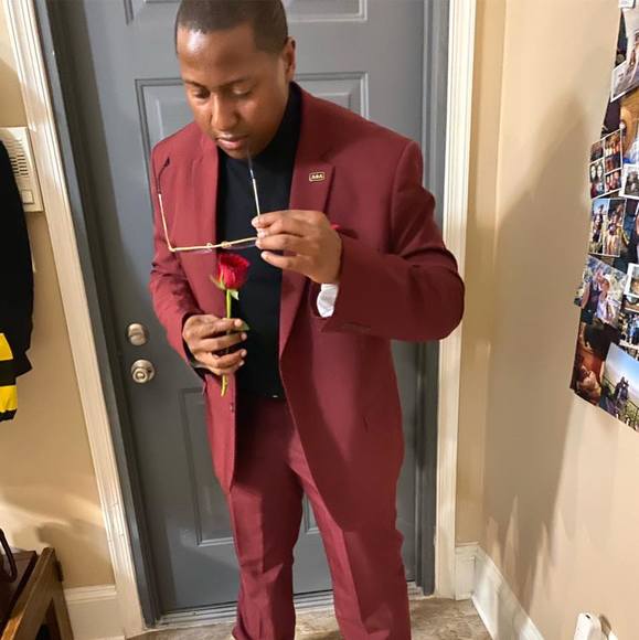 Profile Picture of Charles Perry (@cperry115) on Poshmark