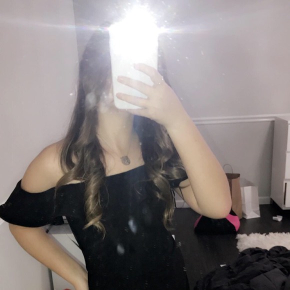 Sydney Briller - Poshmark Profile Picture of Sydney Briller (@sydneybriller) on Poshmark