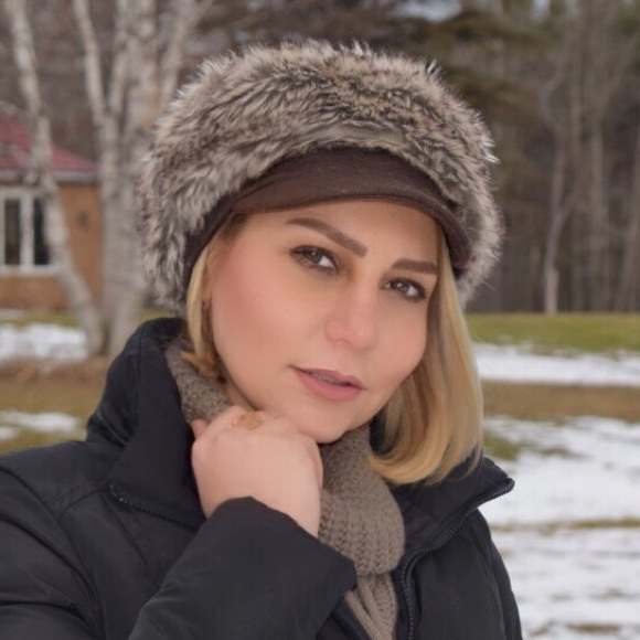 Profile Picture of Bita Molavi (@bita_mo81) on Poshmark