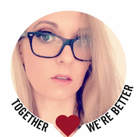 Profile Picture of Megan Arbon (@mashdoeshair) on Poshmark