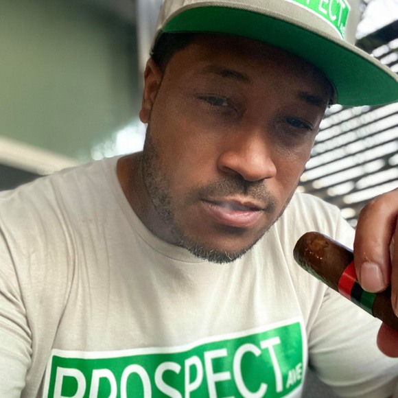 Profile Picture of Marvin Manlove (@marvinmanlove) on Poshmark