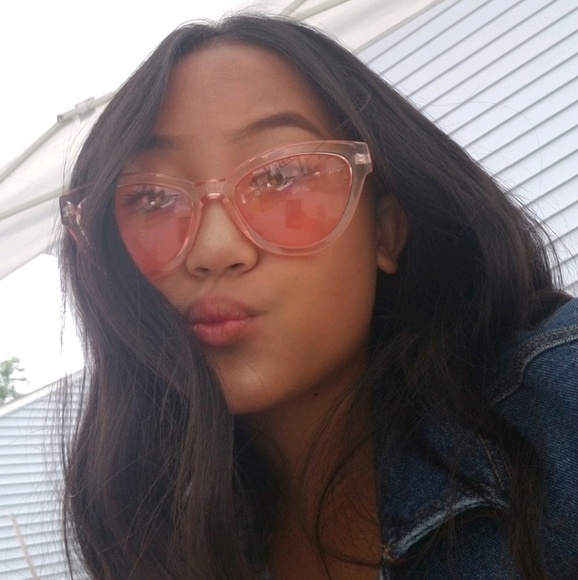 Profile Picture of Charchar Yang (@charcharyang) on Poshmark